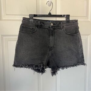 Hollister Ultra High Rise Mom Jean Shorts Black Stretch Denim Cutoffs Size 31/13